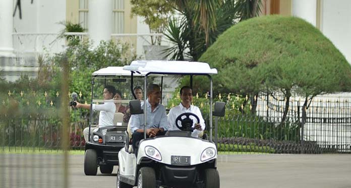 Keliling Kebun Raya Bogor, Jokowi Jadi Sopir Obama