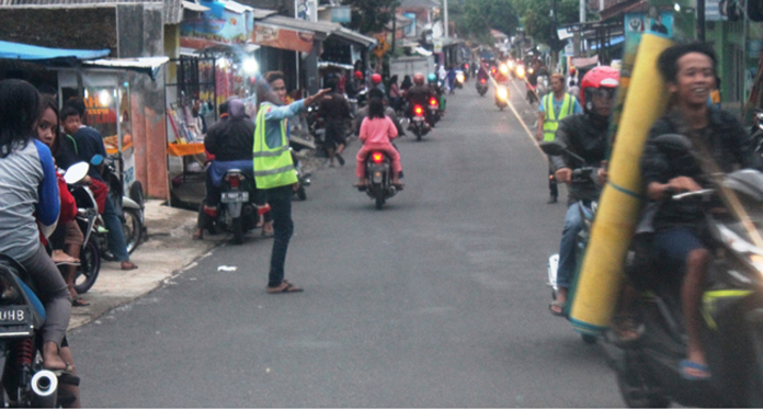 Ngabuburit, Jalan Kramatmulya Arah Cikaso Selalu Padat