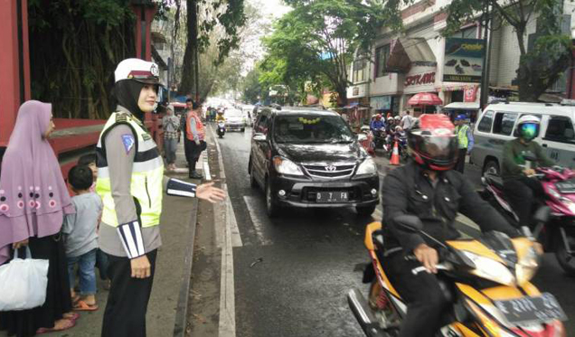 Jelang Lebaran, Swalayan Kebanjiran Pengunjung