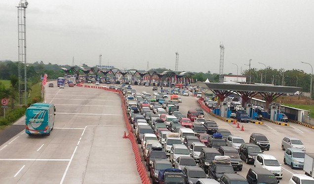 H+1 Lebaran, Kendaraan Pemudik yang Melintas di Gerbang Tol Palimanan Naik 20 Persen