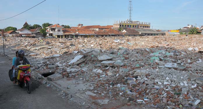 Pasar Pasalaran dan Sumber Dibangun Bersamaan