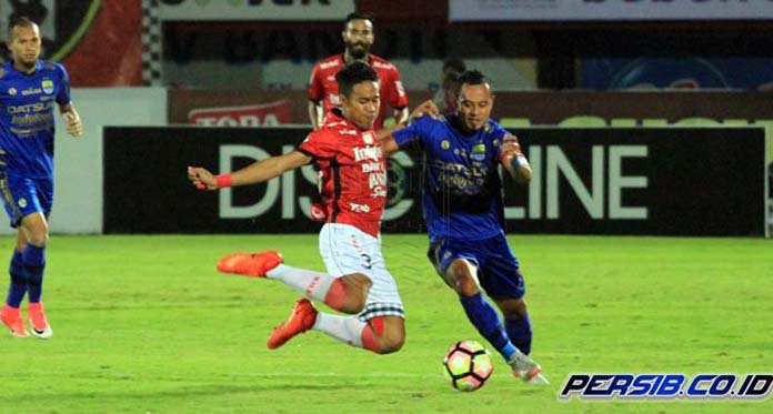 Persib Kalah dari Bali United, Djanur Salahkan Wasit