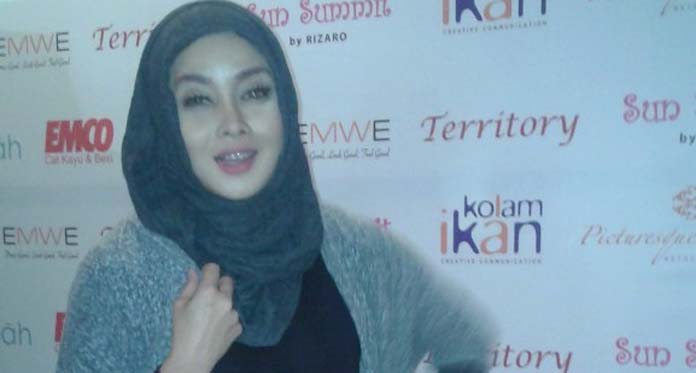 Terry Putri Kepincut Cadar Umi Pipik