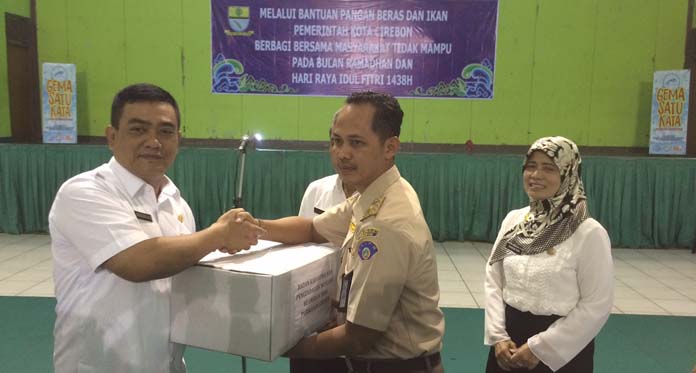 BKIPM Distribusikan Ikan Beku untuk Warga Miskin Kota Cirebon