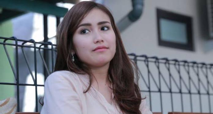 Bos TV Kirim Bunga untuk Ayu Ting Ting