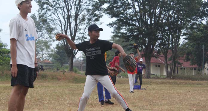 Black Diamond Cirebon Tanpa Target di Slugger Cup