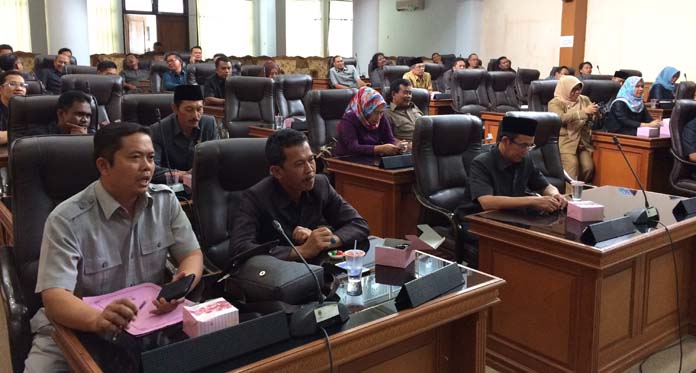 Cari Tambahan Penghasilan, Anggota DPRD Rebutan Kunjungan