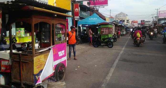 Masih Banyak PKL dan Parkir Liar di Cirebon Timur Bikin Semrawut