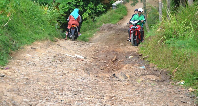 Jalan Penghubung Malausma-Bantarujeg Mengerikan