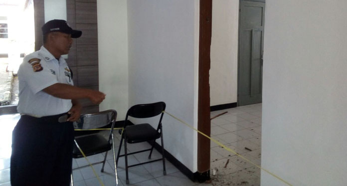 Tendang dan Dobrak Pintu, Pendemo PPDB Diamankan Polisi