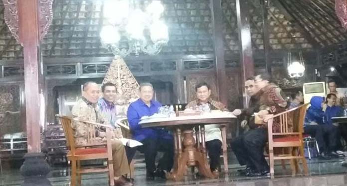 Saat Tiba di Kediaman SBY, Prabowo: Rame Banget Kaya Pasar Malam
