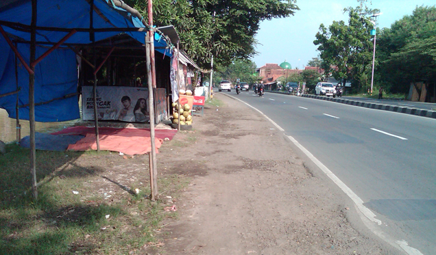 Pedagang Warung Dadakan di Pantura Indramayu Keluhkan Sepinya Pemudik yang Mampir