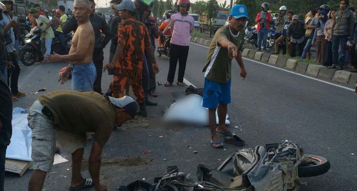 Truk Kontainer Hantam Sepeda Motor, 2 Meninggal di Lokasi Kejadian