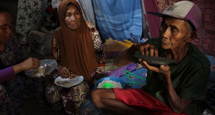 Tak Mampu Beli Beras, Keluarga Ini Lima Tahun Makan Nasi Aking