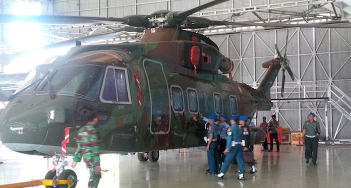 Penyidik KPK dan TNI Cek Fisik Heli AW 101 di Halim