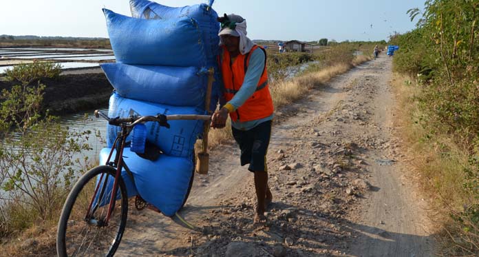 Petani Tolak Impor Garam Jilid Dua