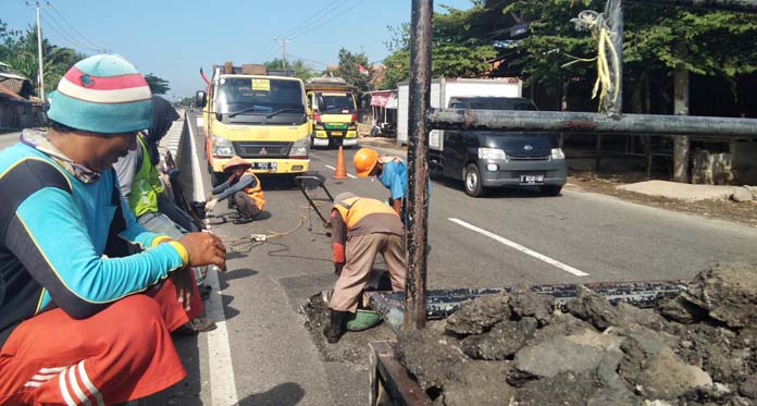 Cegah Kerusakan, Bina Marga Tambal Jalan Pantura