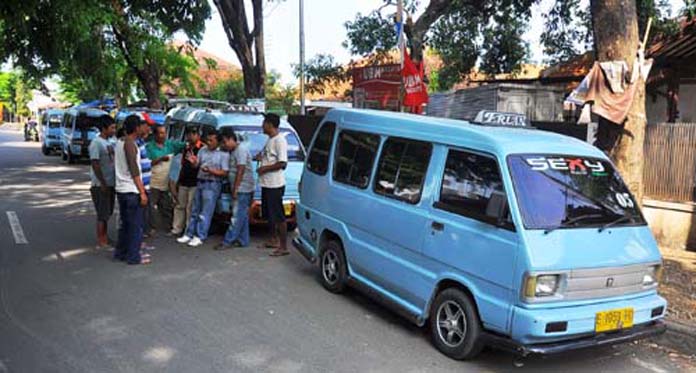 Sopir Angkot Mogok Beroperasi, Layanan Transportasi Bakal Tersendat