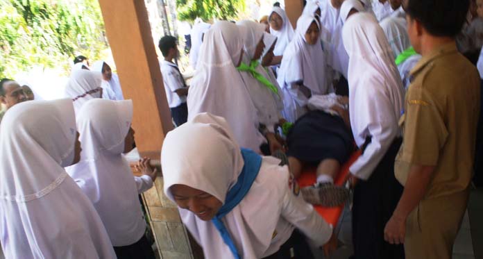 Setelah Divaksin MR, Sejumlah Siswa SMP Luragung Mengeluh Pusing