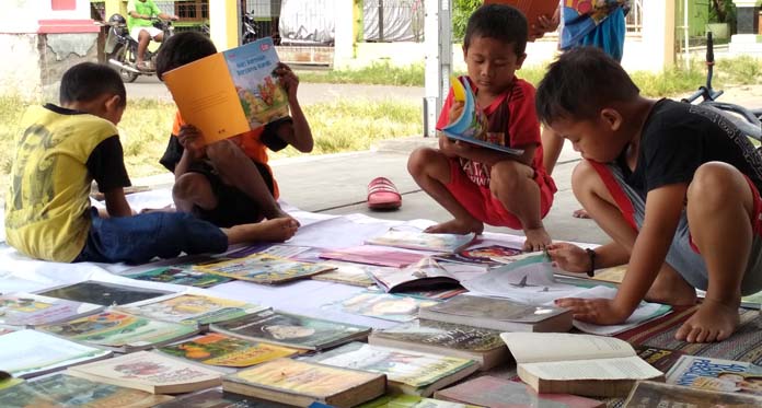 Sekar Pustaka Buka Lapak Buku Tiap Jumat Sore, Warga Gratis Membaca