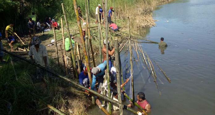 Tanggul Kritis, BBWS Lambat, Warga Terpaksa Patungan Bikin TPT