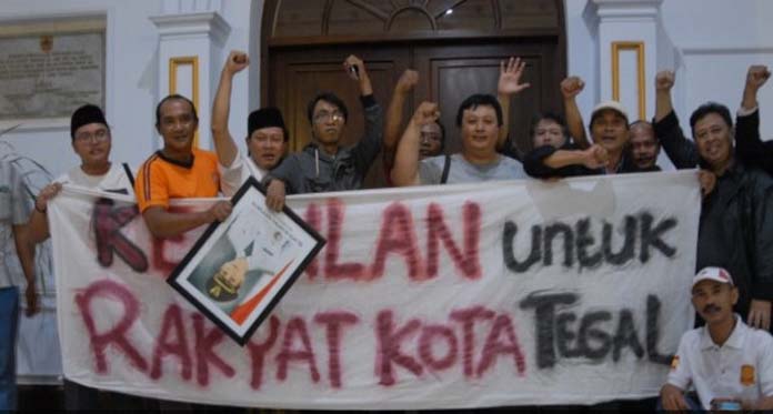 Pasca Ditangkap KPK, Aktivis Turunkan Foto Wali Kota Tegal