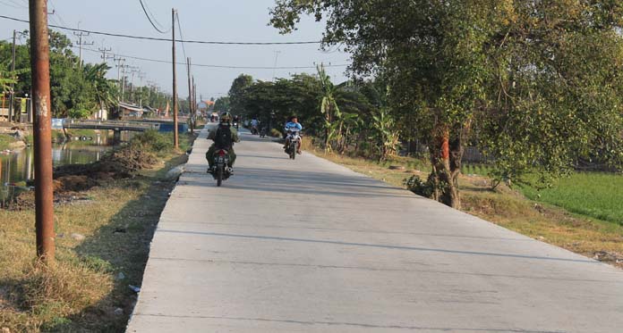 Betonisasi Jalan Tuntas, Warga Sukra Syukuran