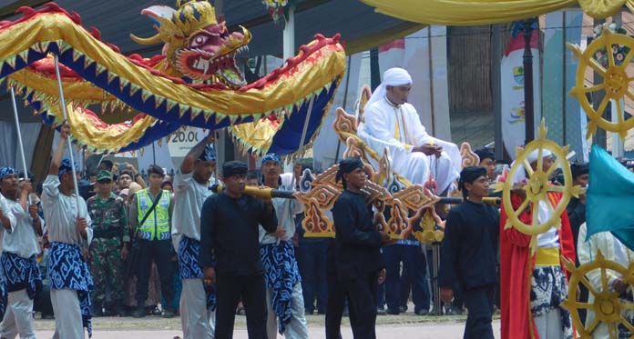 Menyaksikan Seni Kolosal Gending Paksi Naga Liman