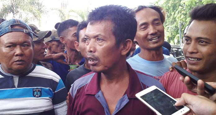 Sopir Angkot Cirebon Tuntut Menteri Perhubungan Mundur