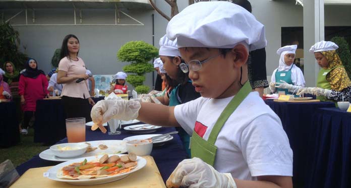 Mau Belajar Memasak dengan Chef Berpengalaman? Yuk Datang ke Aston Cirebon