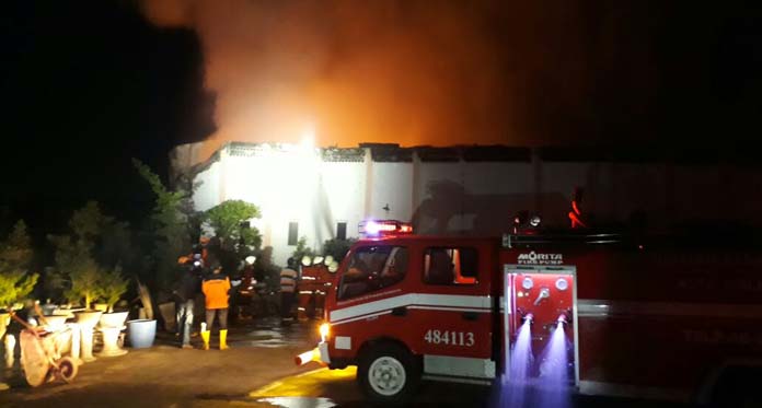 Malam Hari, Gudang Obat di Kalijaga Cirebon Terbakar