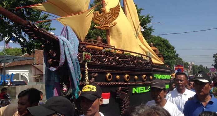 Sedekah Laut, Masyarakat Pesisir Kota Cirebon Gelar Nadran