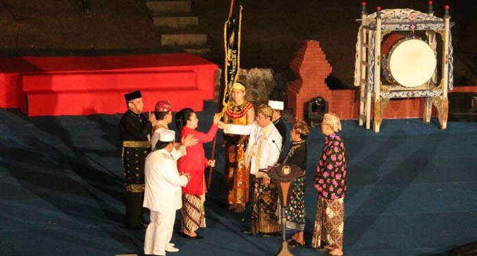 Presiden Jokowi Tutup Festival Keraton Nusantara XI di Cirebon, Ini Pesannya