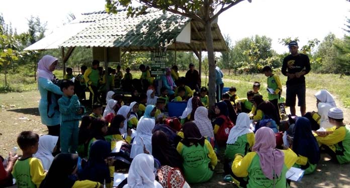 Jadikan Hutan Mangrove Karangsong sebagai Objek Belajar Siswa