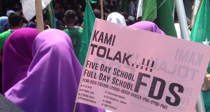 Massa NU Geruduk DPRD, Tegaskan Tolak Kebijakan FDS
