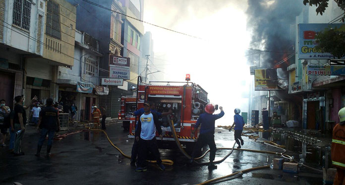 Api Gudang Jl Pekiringan Menjalar, Sejumlah Toko Ikut Terbakar