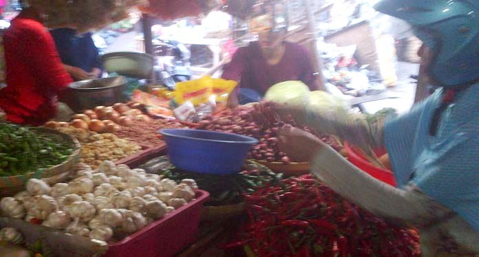 Harga Sayuran Naik, Cabai Merah yang Paling Tinggi