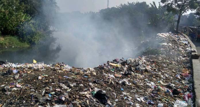 Pengangkutan Sampah di Sungai Kriyan Belum Tuntas