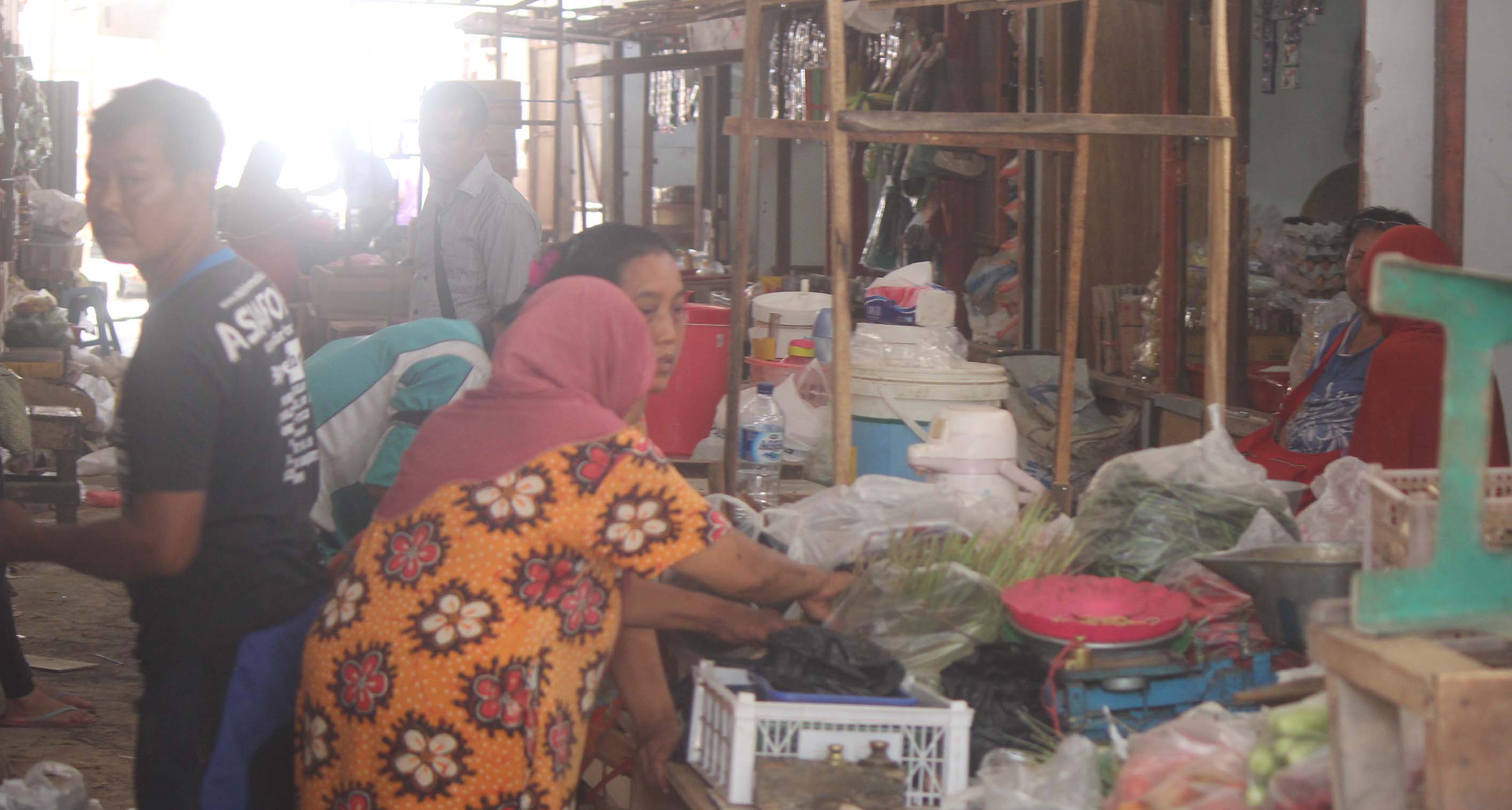 Ruko-Ruko Sudah Dirobohkan, Pedagang Pasar Drajat Tempati Pasar Darurat