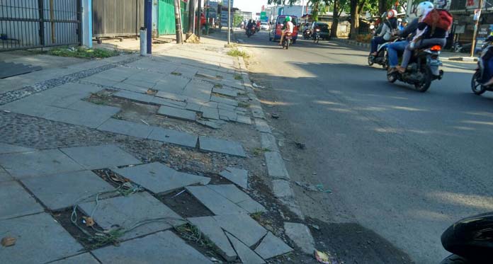 Kerusakan Trotoar Merata, Perbaikan Tunggu Pencairan Proyek DAK