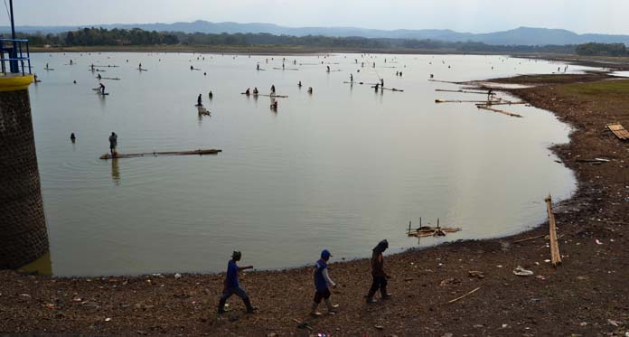 Air Setu Sedong Menyusut, Tak Bisa Suplai Air Lagi