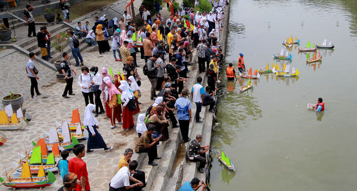 31 Perahu Miniatur Meriahkan Hari Jadi ke-490 Indramayu