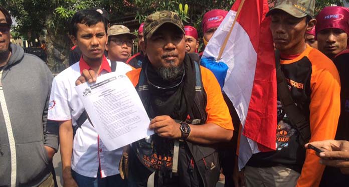Protes Layanan BPJS, Pria Asal Tegal Ini Jalan Kaki dari Surabaya ke Istana