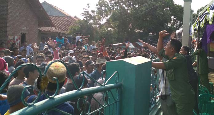 Menang Mutlak di Pilwu Lungbenda, SKS Langsung Sawer