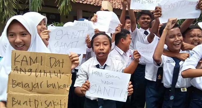 Kepsek Diduga Aniaya Siswa, Didemo Mundur