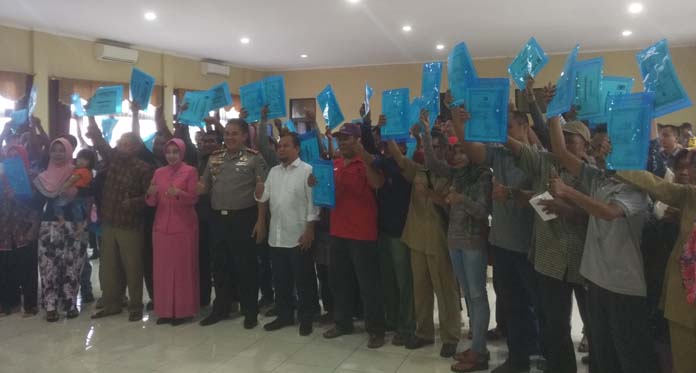 Peringati Hari Bhayangkari, Polres Cirebon Berikan 1.014 Akta Kelahiran Gratis