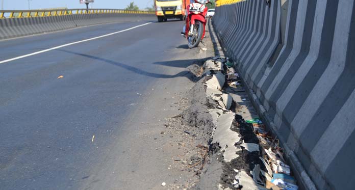 Parah! Baru 2 Bulan Perbaikan, Aspal Flyover Gebang Sudah Rusak