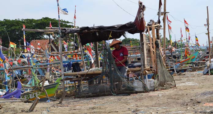 5 Bulan Nelayan Paceklik, Terpaksa Alih Profesi Jadi Buruh Kasar