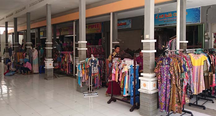 Efek Tol Cipali, Pasar Batik Weru Perlahan Mulai Ramai