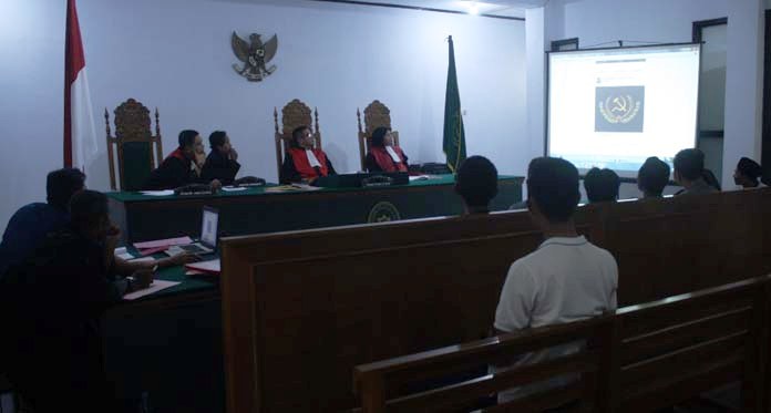 Gara-gara Lambang Komunis, si Penggembala Dituntut 2 Tahun Penjara